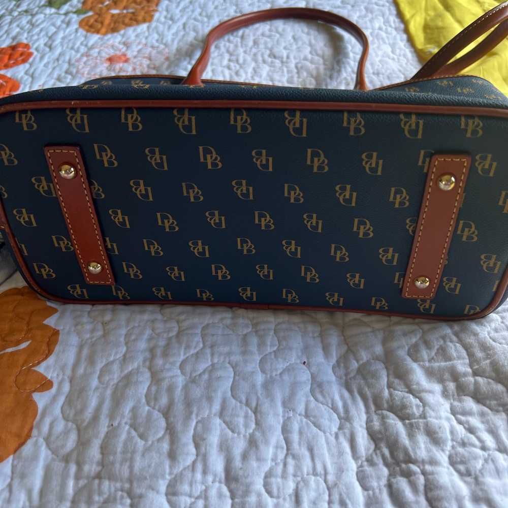 Beautiful D&B purse - Picture 3 of 4